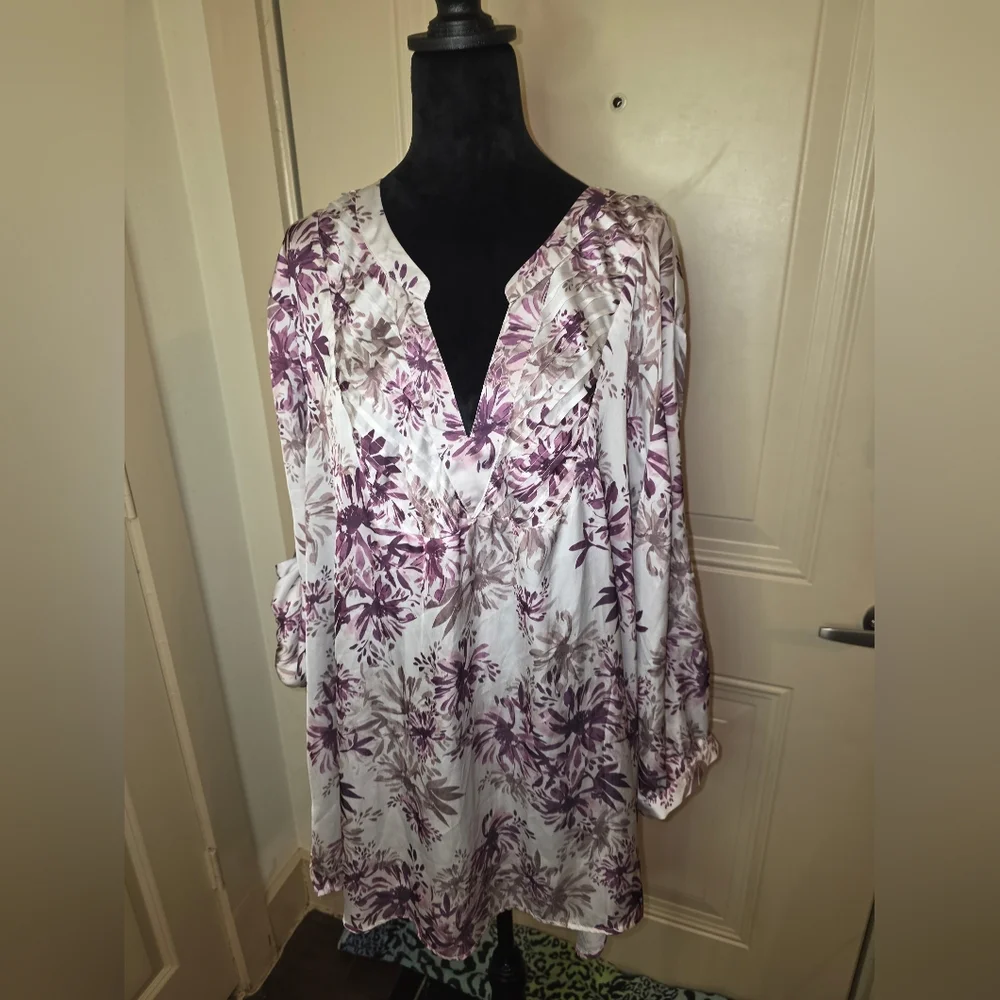 Avon V Cut Pleated Roll Tab Tunic Top 3x Boho, Floral,Coastal,Spring, Summer - Picture 9 of 11
